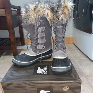 Sorrel Joan of Arc Quarry Black Boot